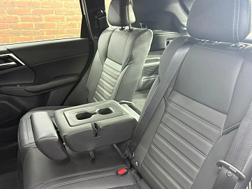 Mitsubishi Outlander, 2023г, передний привод, вариатор