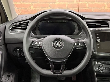 Volkswagen Tiguan, 2016г, полный привод, робот