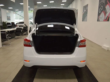 Nissan Sentra, 2015г, передний привод, вариатор