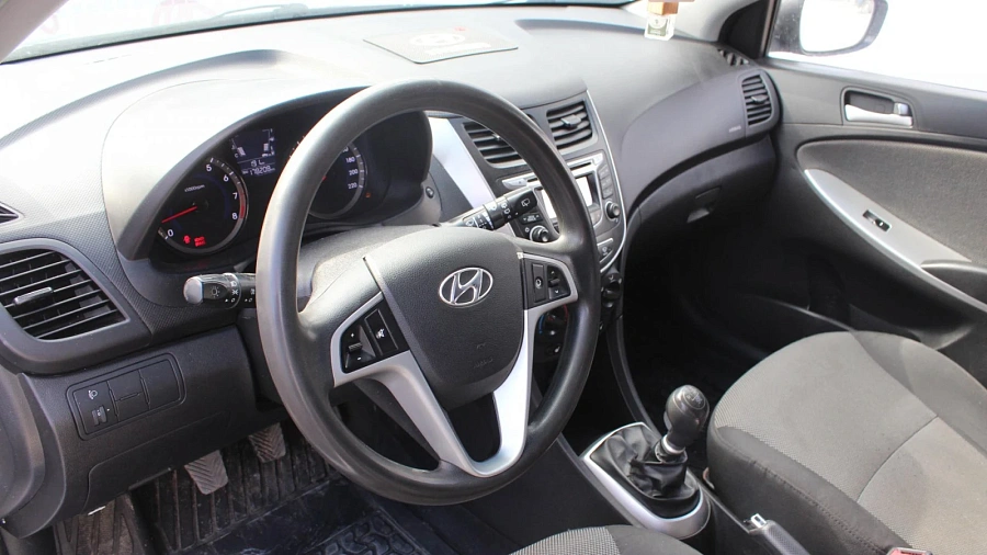 Hyundai Solaris, 2014г., передний привод, механика