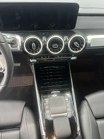 Mercedes-Benz GLB, 2021г., передний привод, робот