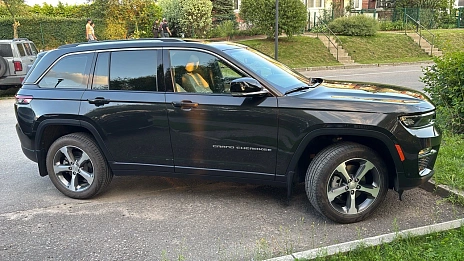 Jeep Grand Cherokee, 2023г, полный привод, автомат
