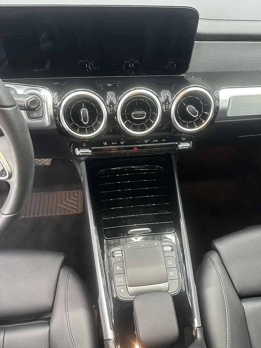 Mercedes-Benz GLB, 2021г., передний привод, робот