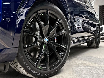 BMW X7, 2025г, полный привод, автомат