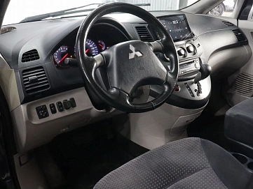 Mitsubishi Grandis, 2006г, полный привод, автомат