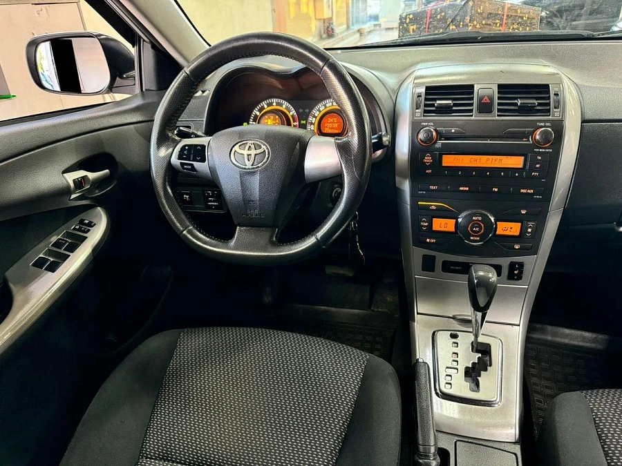 Toyota Corolla, 2011г., передний привод, автомат