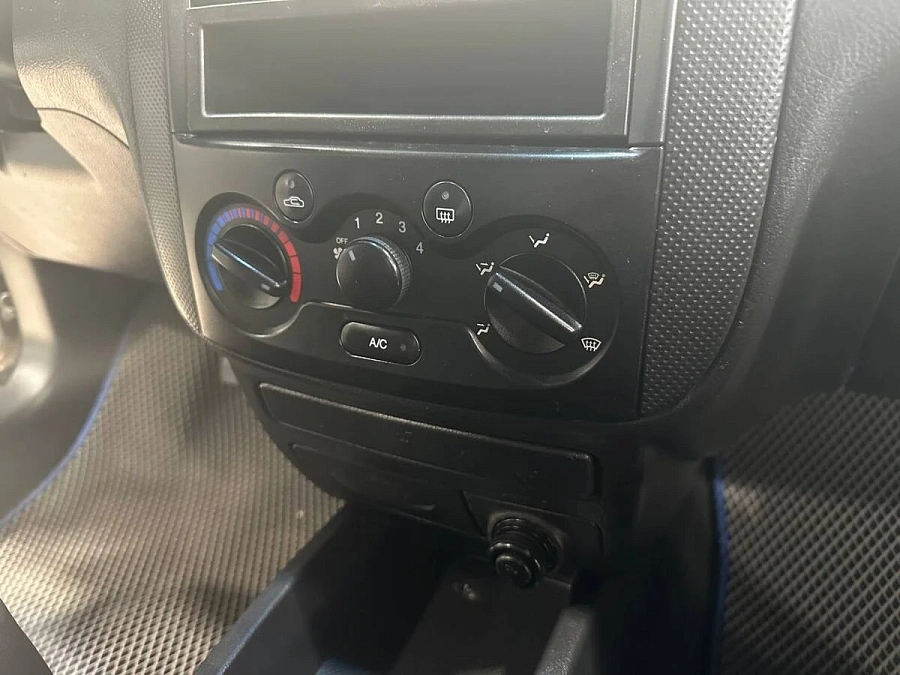 Chevrolet Aveo, 2006г., передний привод, механика