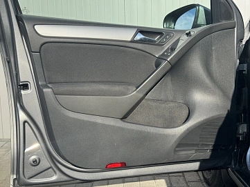 Volkswagen Golf, 2011г, передний привод, механика