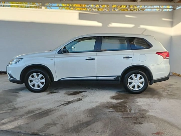Mitsubishi Outlander, 2015г, передний привод, вариатор