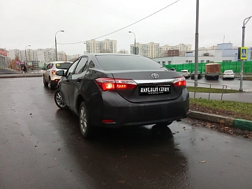 Toyota Corolla, 2014г, передний привод, вариатор