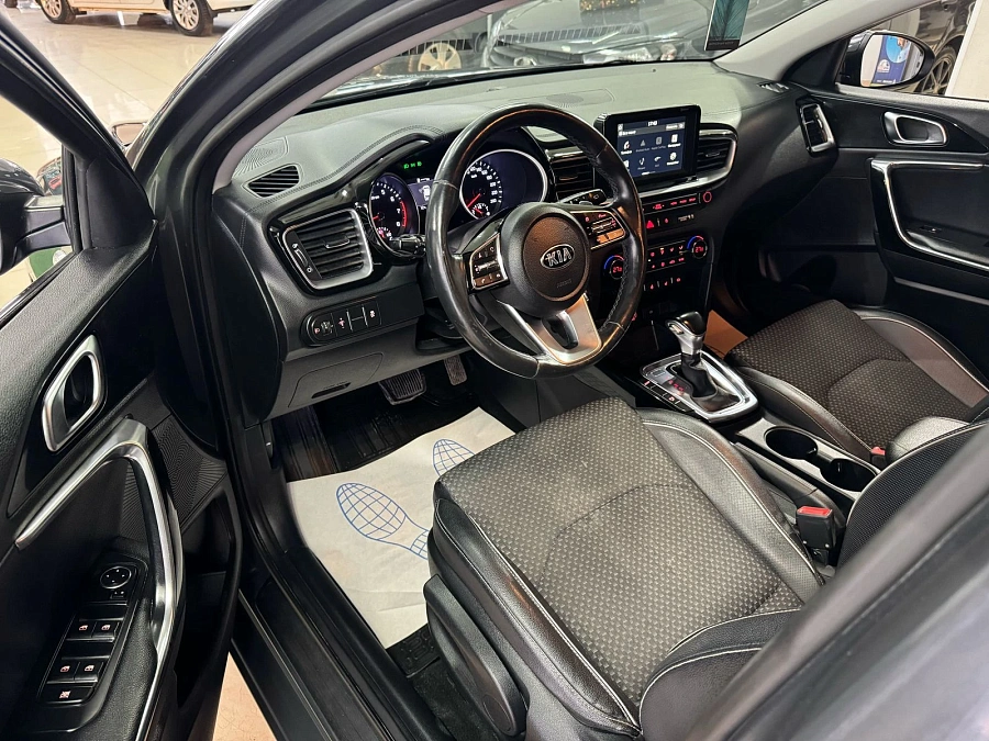Kia Ceed, 2018г., передний привод, робот