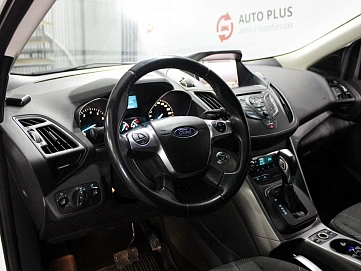 Ford Kuga, 2015г, передний привод, автомат
