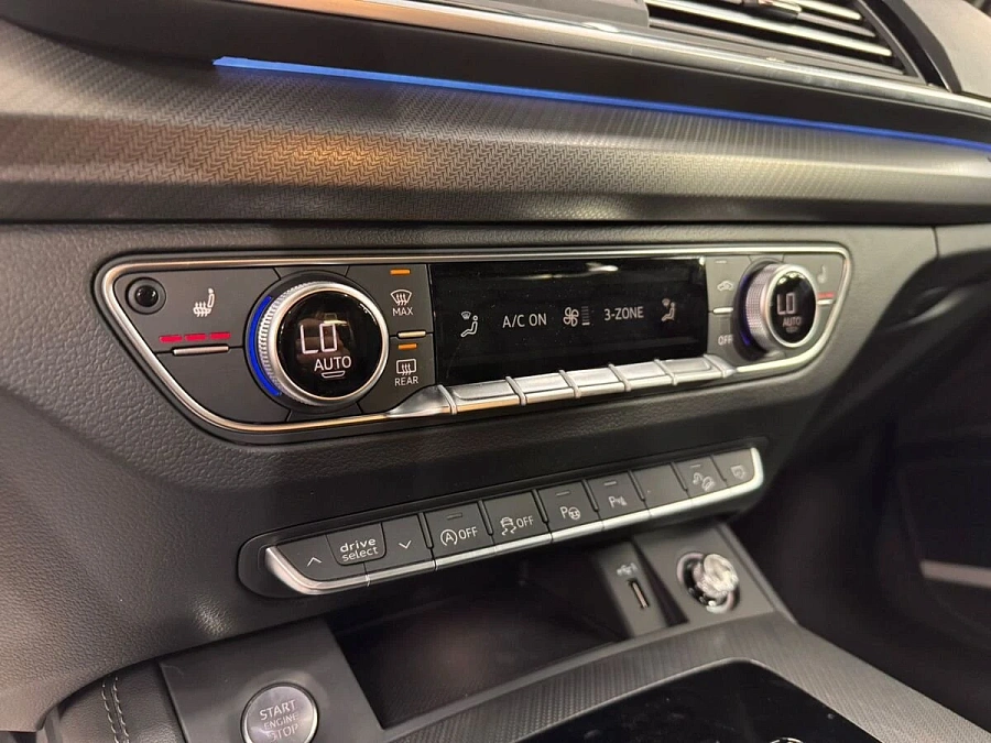 Audi , 2025г., полный привод, робот