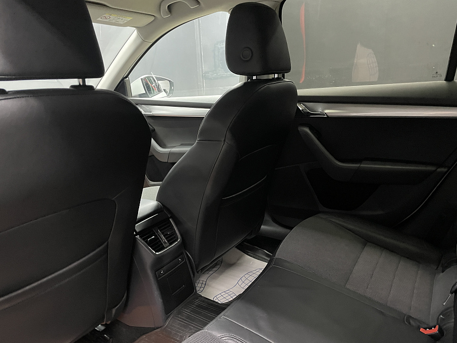 Skoda Octavia, 2016г., передний привод, робот