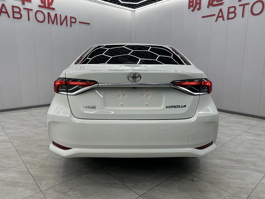 Toyota Corolla, 2021г., передний привод, вариатор