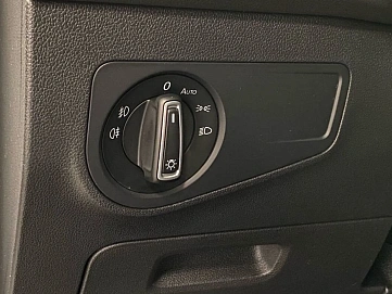 Volkswagen Tiguan, 2018г, передний привод, автомат