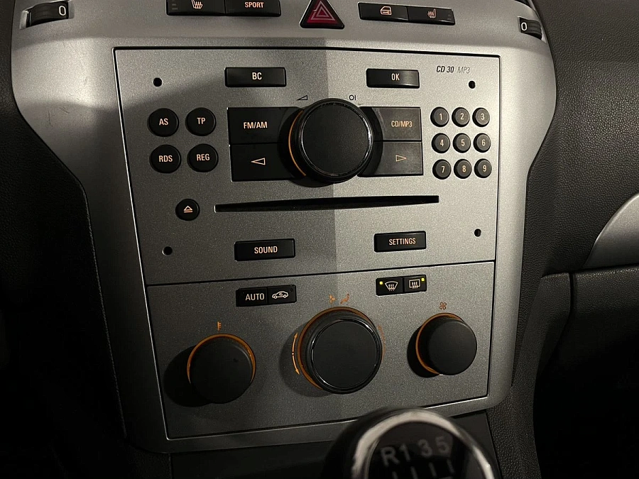 Opel Zafira, 2010г., передний привод, механика