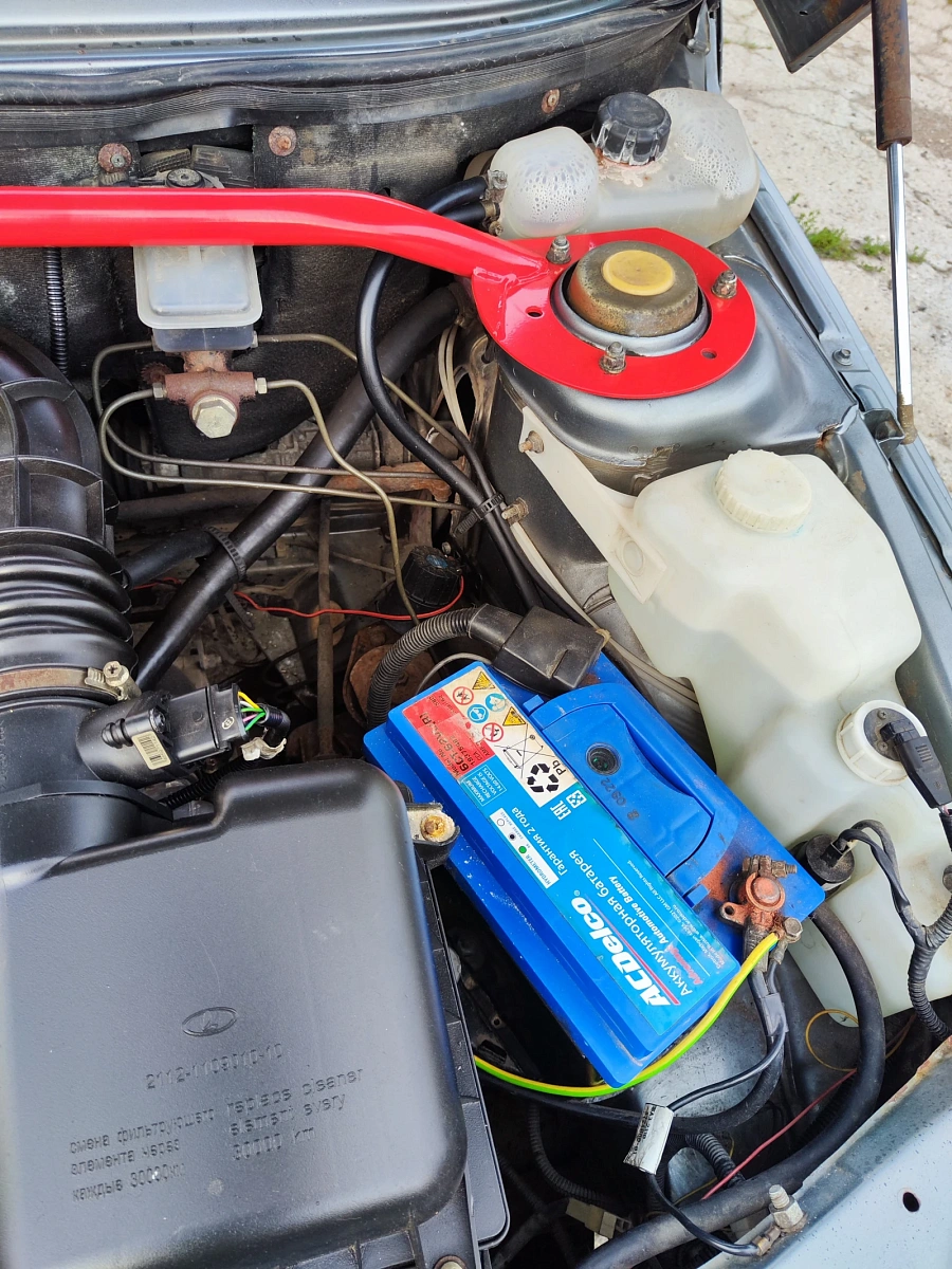 Lada (ВАЗ) 2112, 2005г., передний привод, механика