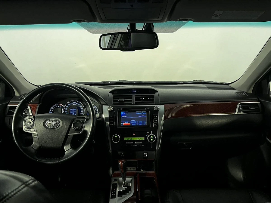 Toyota Camry, 2012г., передний привод, автомат