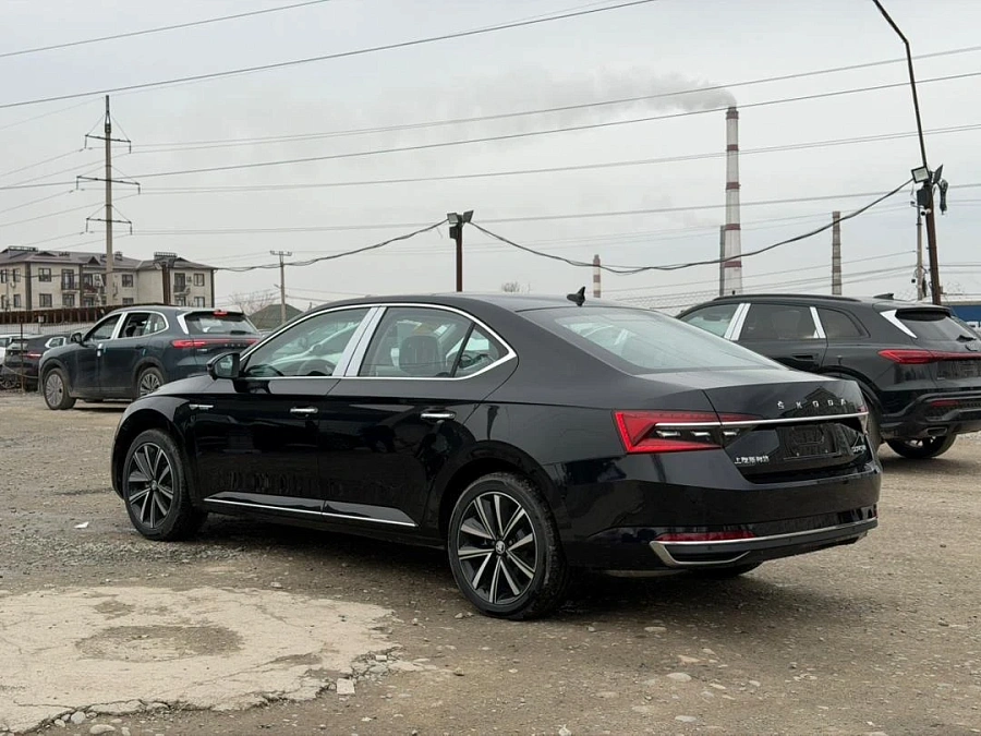 Skoda Superb, 2025г., передний привод, робот