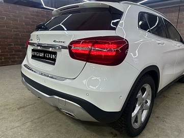 Mercedes-Benz , 2019г., полный привод, робот