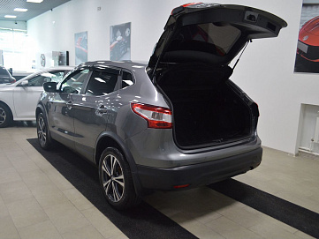 Nissan Qashqai, 2018г, передний привод, вариатор