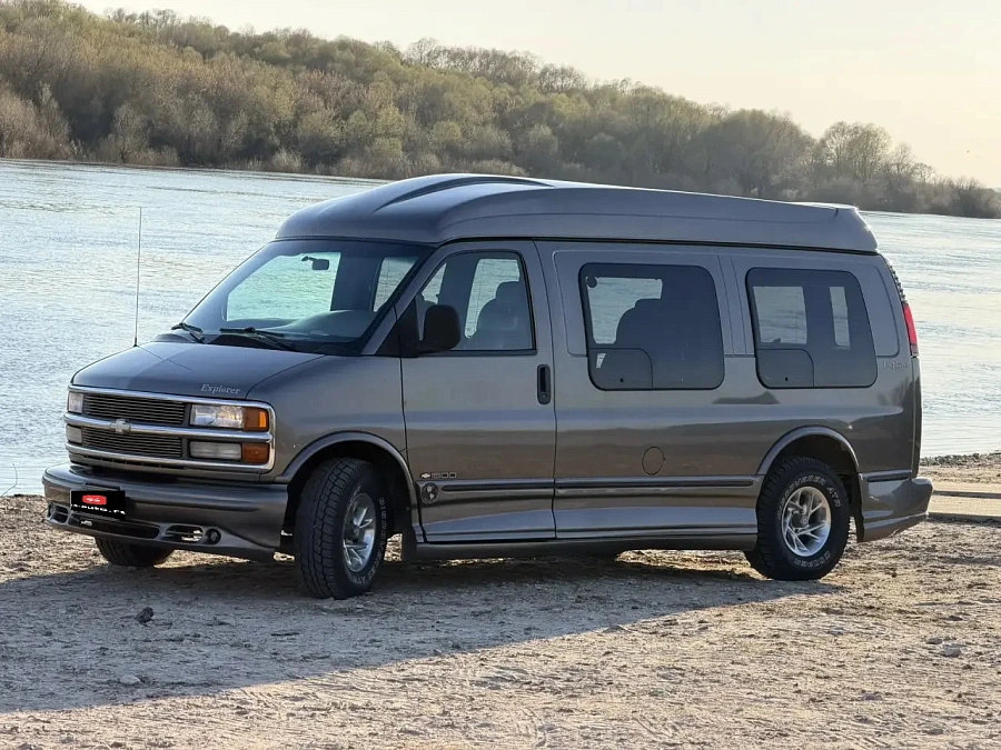 Chevrolet Express, 2001г., задний привод, автомат