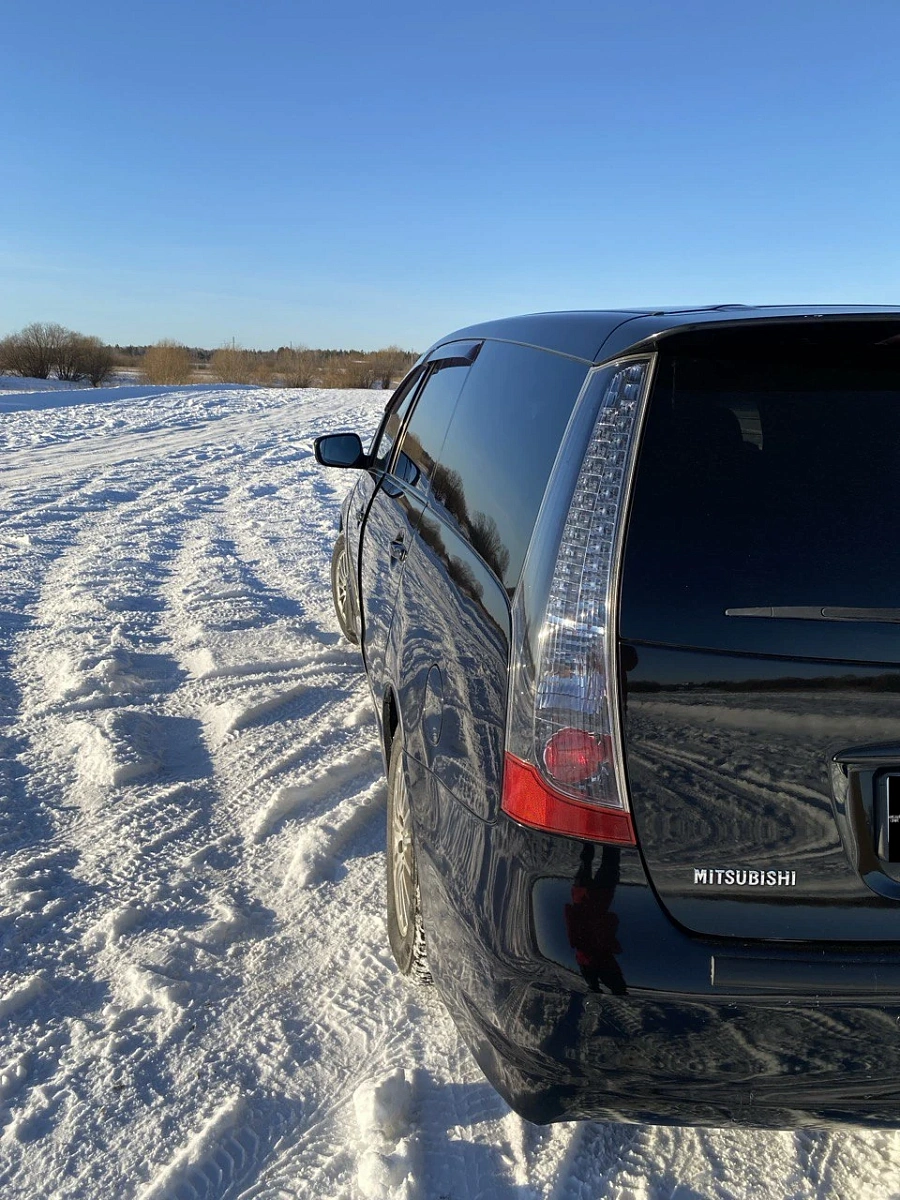 Mitsubishi Grandis, 2008г., передний привод, автомат