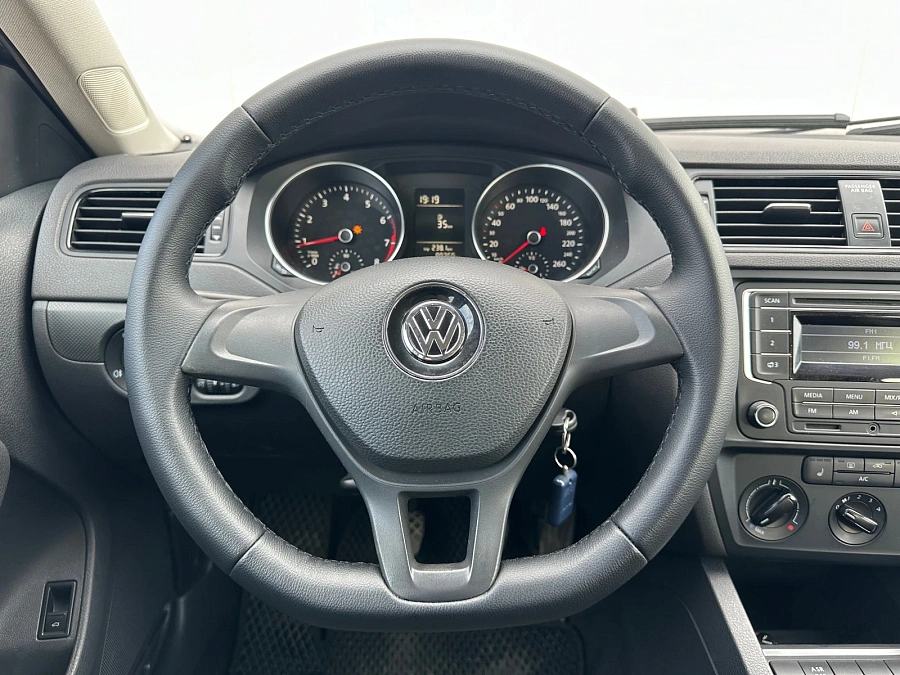 Volkswagen Jetta, 2015г., передний привод, механика
