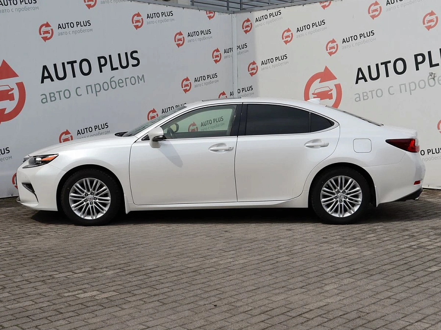 Lexus ES, 2017г., передний привод, автомат