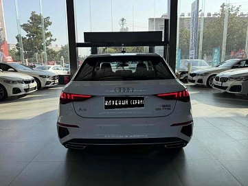 Audi A3, 2023г, передний привод, робот