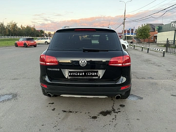 Volkswagen Touareg, 2012г, полный привод, автомат