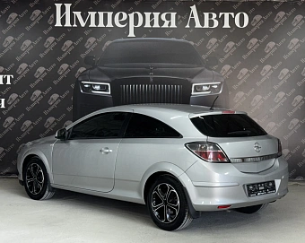 Opel Astra, 2010г, передний привод, механика