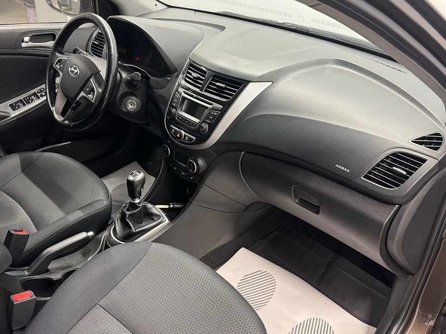 Hyundai Solaris, 2014г., передний привод, механика