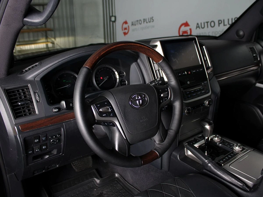 Toyota Land Cruiser, 2016г., полный привод, автомат