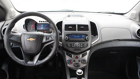 Chevrolet Aveo, 2015г., передний привод, механика