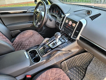 Porsche Cayenne, 2016г., полный привод, автомат