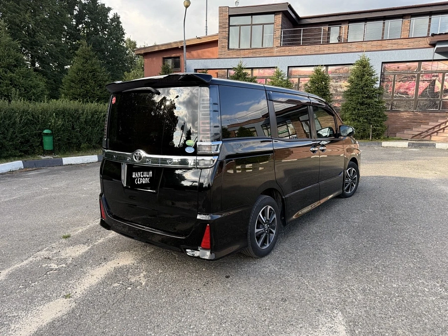 Toyota Voxy, 2019г., передний привод, вариатор