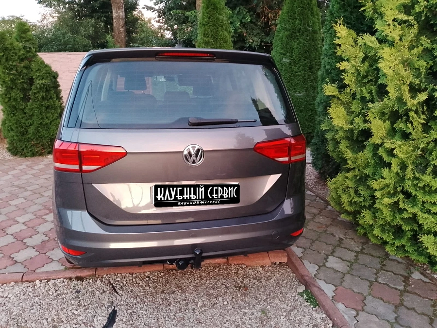 Volkswagen Touran, 2018г., передний привод, механика