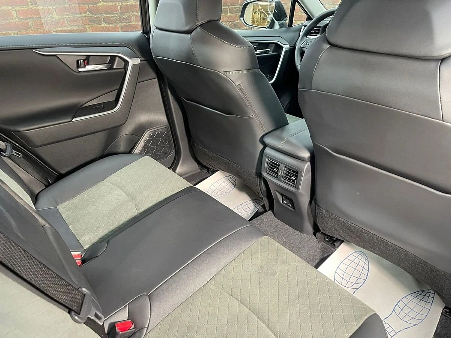 Toyota RAV4, 2025г., полный привод, вариатор