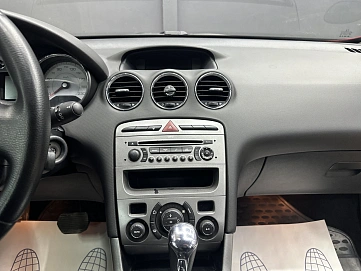 Peugeot 308, 2008г, передний привод, автомат