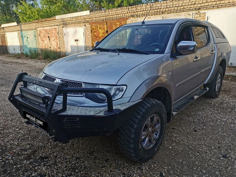 Mitsubishi L200, 2011г., полный привод, автомат