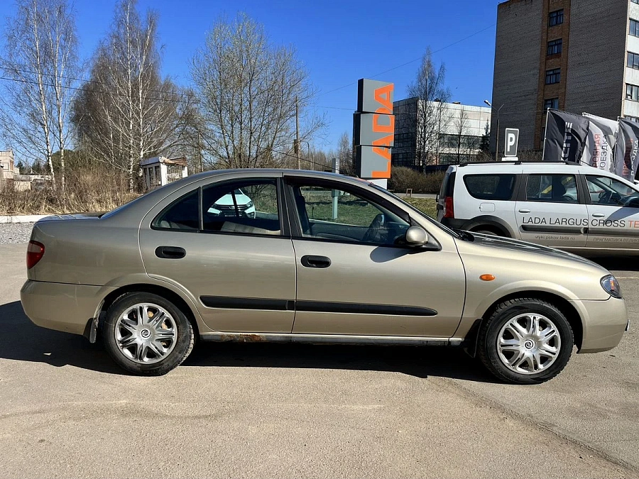 Nissan Almera, 2004г., передний привод, механика