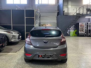 Hyundai Solaris, 2011г., передний привод, механика