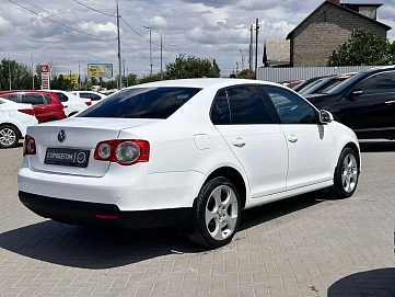 Volkswagen Jetta, 2008г, передний привод, автомат