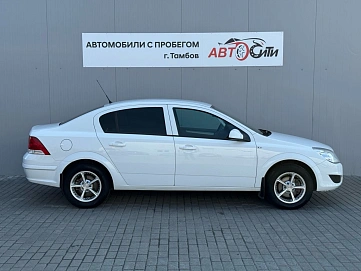 Opel Astra, 2012г, передний привод, механика