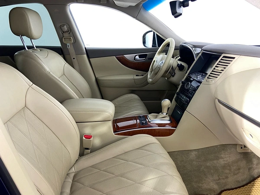 Infiniti QX70, 2014г., полный привод, автомат