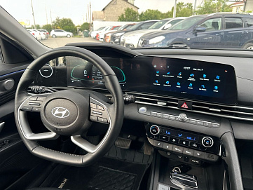 Hyundai Elantra, 2023г, передний привод, автомат