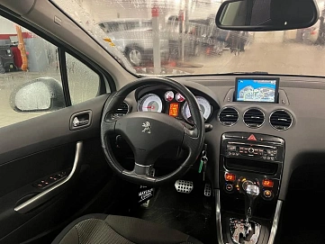 Peugeot 308, 2013г, передний привод, автомат