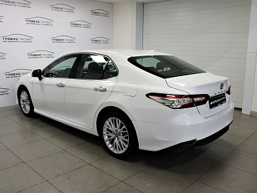 Toyota Camry, 2019г, передний привод, автомат